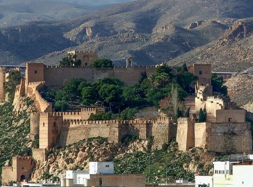 Archivo:Alcazaba de Almería.jpg - Wikipedia, la enciclopedia libre