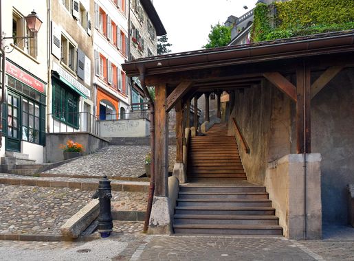 File:Escaliers du Marché (3).jpg - Wikimedia Commons