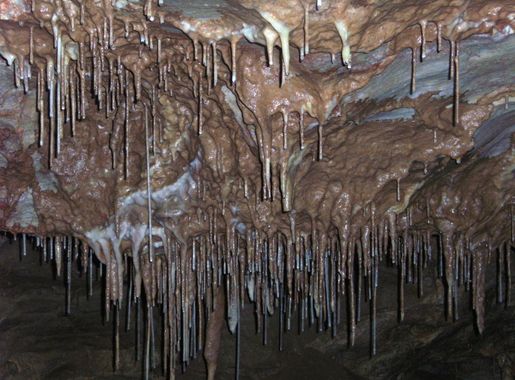 File:From inside the Marble Cave in Gadime,municipality of Lipjan 25.JPG -  Wikimedia Commons