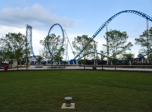 File:Rollin' Thunder (Park at OWA) 1.jpg - Wikimedia Commons