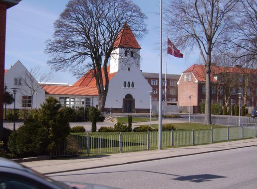 File:Bangsbostrand kirke i Frederikshavn, billede 3.jpg - Wikimedia Commons