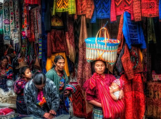 File:Chichicastenango Market, Guatemala (4151728227).jpg - Wikimedia Commons