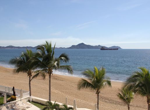File:Morning view of Manzanillo's Beach in Colima, México..JPG - Wikimedia  Commons
