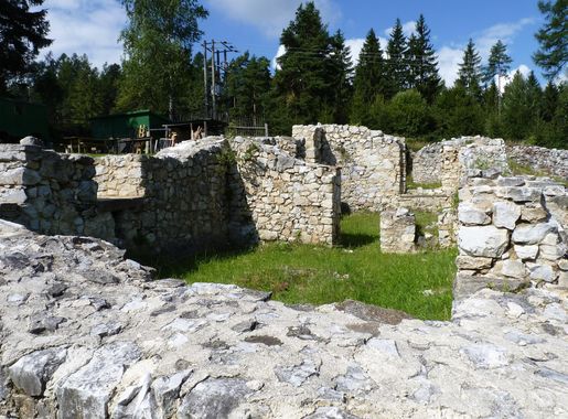 File:Kláštorisko, Slovenský ráj.JPG - Wikimedia Commons