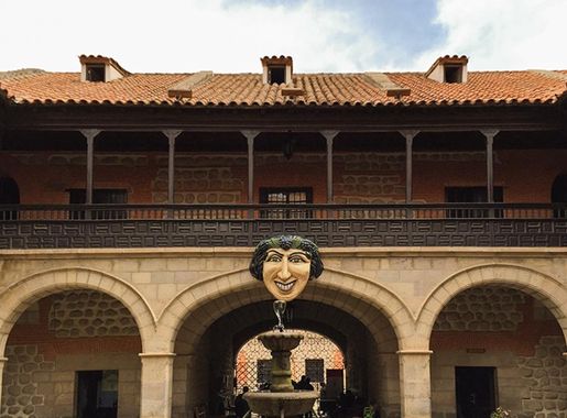 File:Patio principal Casa de la Moneda en Potosí.jpg - Wikimedia Commons