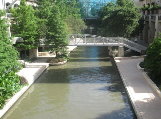 File:San Antonio Riverwalk (2013) IMG 7600.JPG - Wikipedia