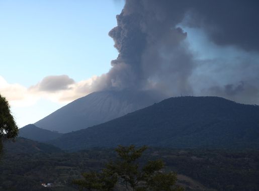 File:Vulkan Chaparrastique, El Salvador 2013 01.JPG - Wikimedia Commons