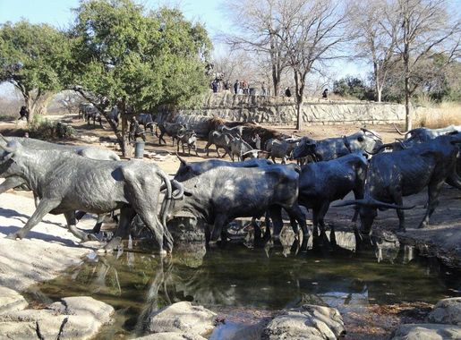 File:PioneerPlaza Dallas 02.jpg - Wikimedia Commons