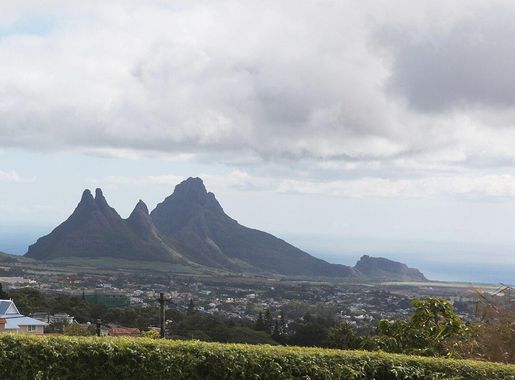 File:Mont-piton-1.jpg - Wikimedia Commons