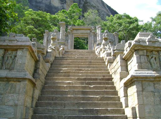 File:Yapahuwa Fortress, Sri Lanka.JPG - Wikimedia Commons