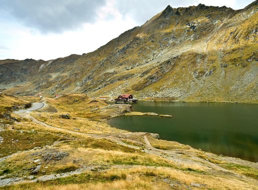 File:Fagaras Mountains, Bâlea Lake Romania.jpg - Wikimedia Commons