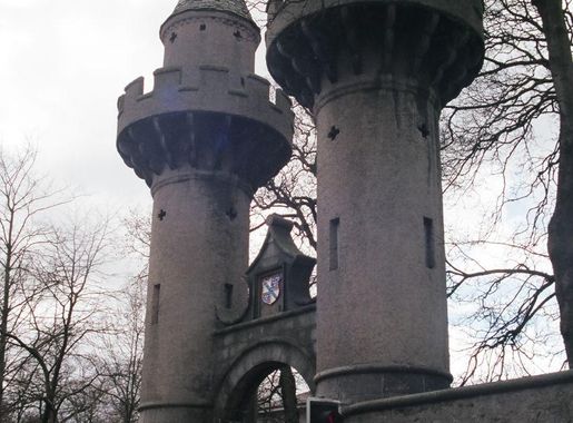 File:Aberdeen gates.jpg - Wikimedia Commons