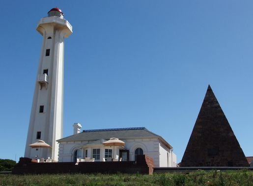 File:Donkin Reserve Pyramid and Lighthouse.JPG - Wikimedia Commons