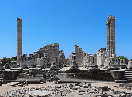 File:Temple of Apollo, Didyma 01.jpg - Wikimedia Commons