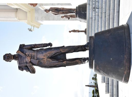 File:Santiago de los Caballeros - Monumento a los Héroes de la Restauración  0726.JPG - Wikipedia