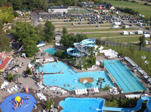 File:Ölands Tier- und Vergnügungspark Blick vom Riesenrad.JPG - Wikimedia  Commons
