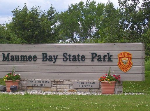 File:Maumee Bay State Park entrance sign.JPG - Wikimedia Commons