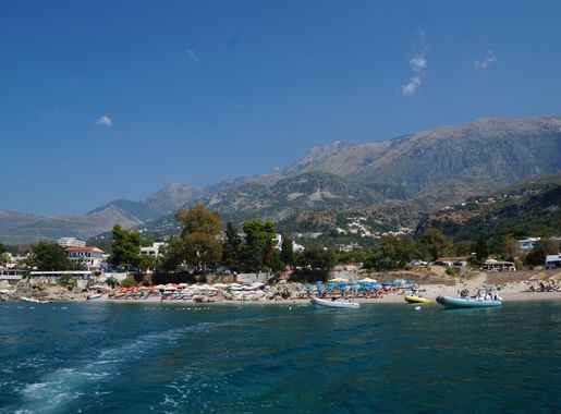 File:Dhërmi plazh.JPG - Wikimedia Commons