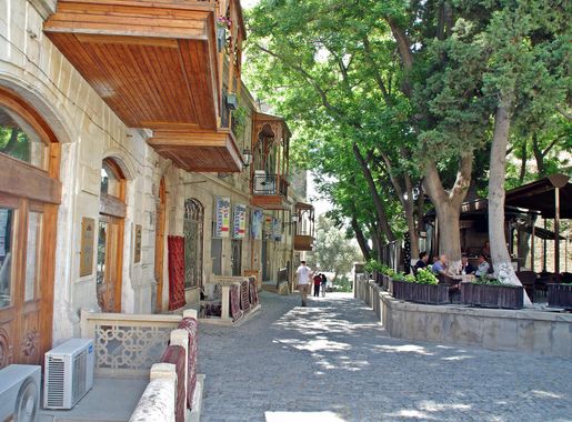 File:Old City (Baku).JPG - Wikimedia Commons