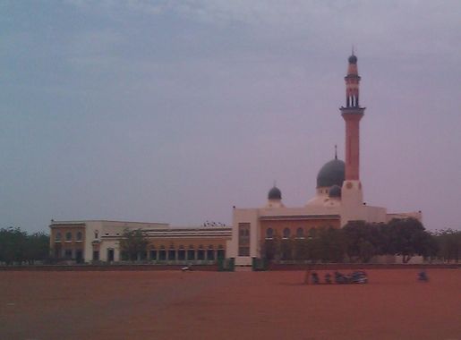 File:Niamey, Niger (5489325064) (cropped).jpg - Wikipedia