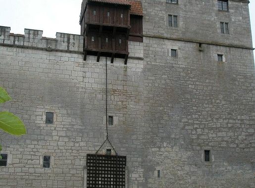 File:Kuressaare Castle Saaremaa Estonia 3.JPG - Wikimedia Commons