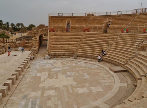 File:Caesarea maritima Römisches Theater 3.JPG - Wikimedia Commons