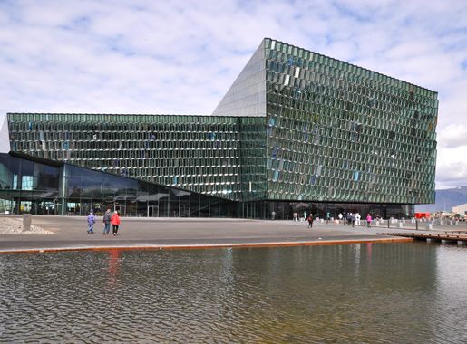 Datei:Harpa Reykjavik Concert Hall and Conference Center.jpg – Wikipedia