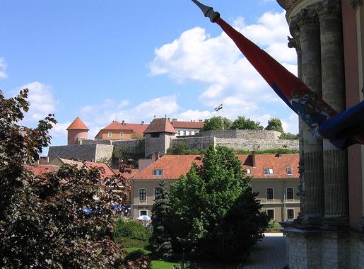 File:IMG 0368 - Hungary, Eger - Castle.JPG - Wikimedia Commons