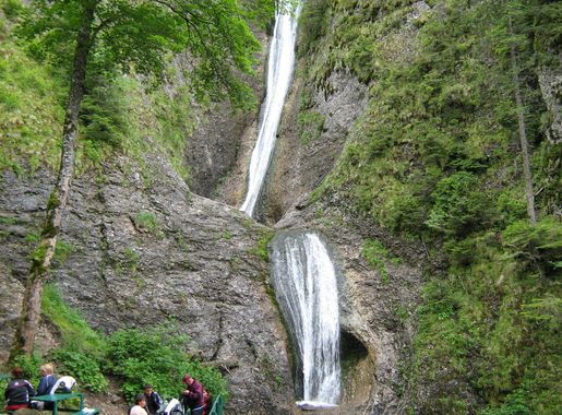 File:Cascada duruitoarea.JPG - Wikimedia Commons
