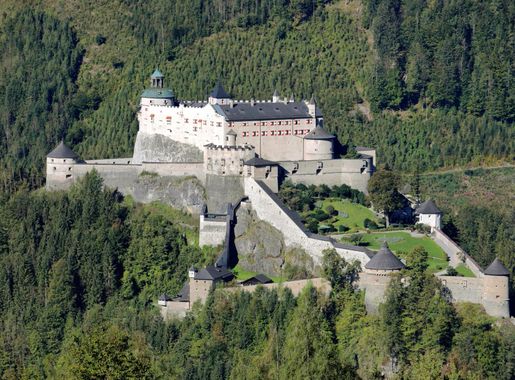 File:Werfen - Burg Hohenwerfen (1).JPG - Wikimedia Commons