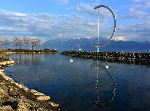 File:French Alps across Lac Léman from Port d'Ouchy - Lausanne,  Switzerland.jpg - Wikimedia Commons
