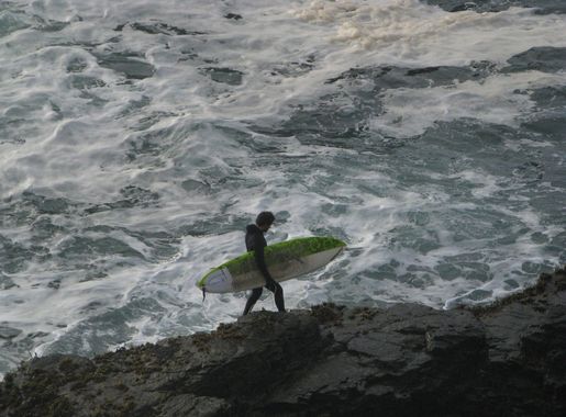 File:Surfer in Punta de Lobos, Pichilemu - 1.jpg - Wikimedia Commons