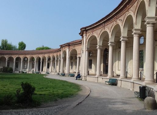 File:Besana, Milano 01.jpg - Wikimedia Commons