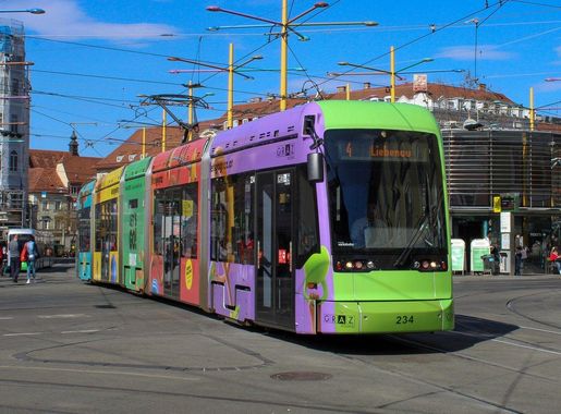 Datei:Graz Linien Variobahn 234 am Jakominiplatz.jpg – Wikipedia