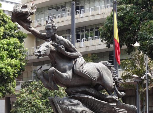 Archivo:Bolivar Desnudo Pereira.JPG - Wikipedia, la enciclopedia libre