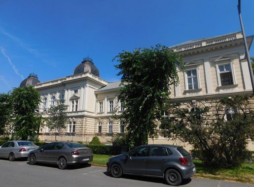 File:Museum of Vojvodina in Novi Sad - street view.jpg - Wikimedia Commons