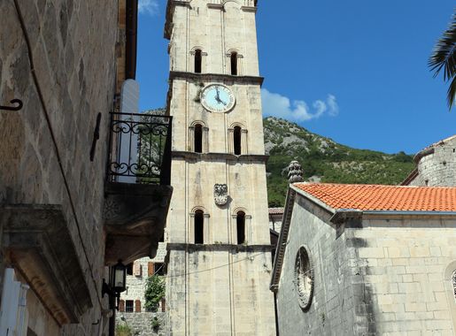 File:Perast, s. nicola, campanile, 01.JPG - Wikimedia Commons
