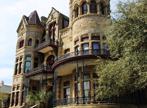 File:Bishop's Palace - Galveston 01.jpg - Wikimedia Commons