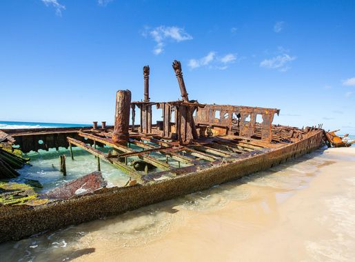 File:SS Maheno shipwreck at Fraser Island Australia.jpg - Wikimedia Commons