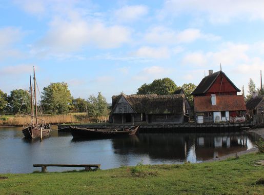 File:Medieval town at Middelaldercentret.JPG - Wikimedia Commons