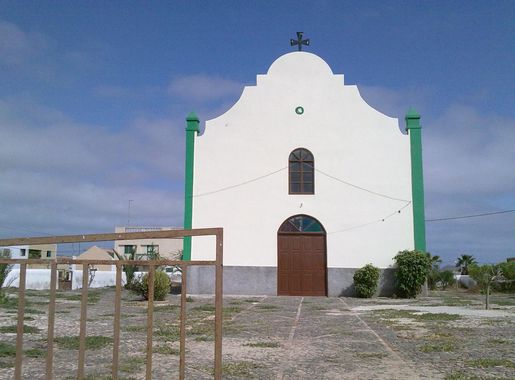 File:Igreja de Fundo das Figueiras.jpg - Wikimedia Commons