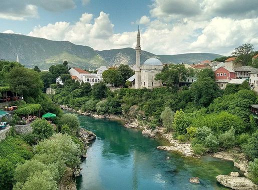 File:Neretva (the river in Mostar).jpg - Wikimedia Commons