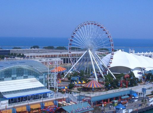 File:Navy Pier with view centered on the Ferris Wheel.jpg - Wikimedia  Commons