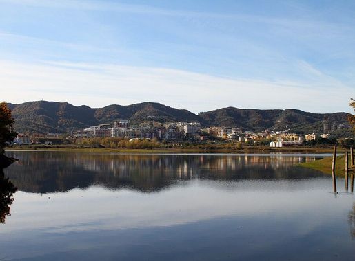File:Tirana Grand Park Artificial Lake.jpg - Wikimedia Commons
