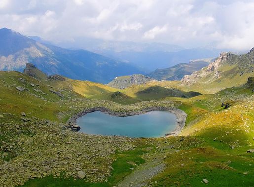 File:Heart Lake - Kosovo.JPG - Wikimedia Commons