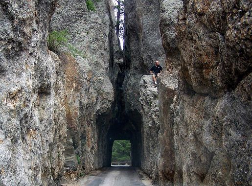 File:Needles Eye Tunnel.jpg - Wikimedia Commons