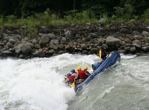 File:Pacuareriverrafting.jpg - Wikimedia Commons