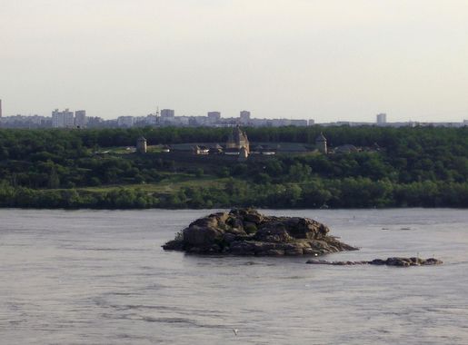 Файл:Sech-fortress-reconstruction-on-Khortytsa.jpg — Википедия