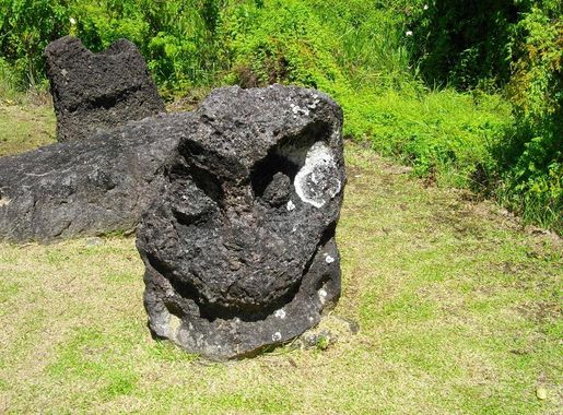 Stampa:Palauan Stone Face at Badrulchau 2.JPG - Wikipedija