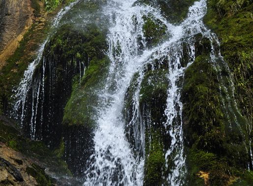 File:Waterfall in Rugova mounatin.JPG - Wikimedia Commons